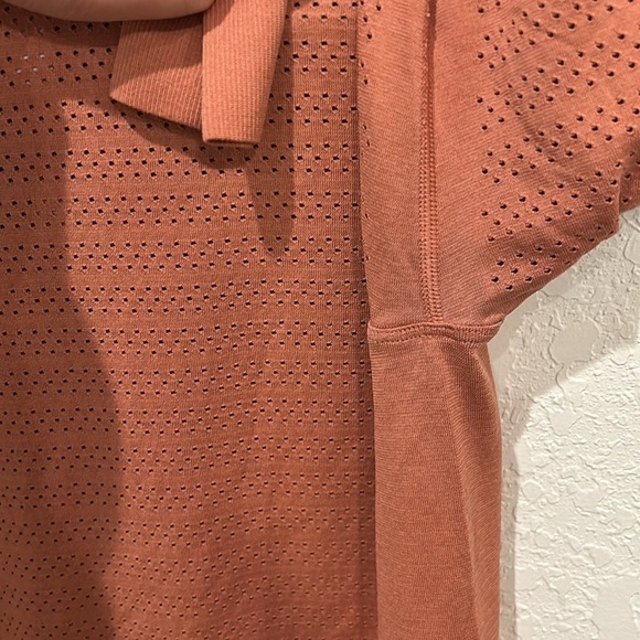 Lululemon Breeze By Long Sleeve Size 4 in Copper Clay/Copper Clay - Picture 6 of 6